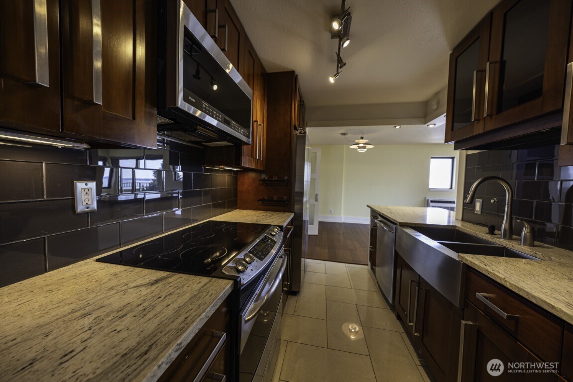 7 Highland Drive #301, Seattle, WA 98109