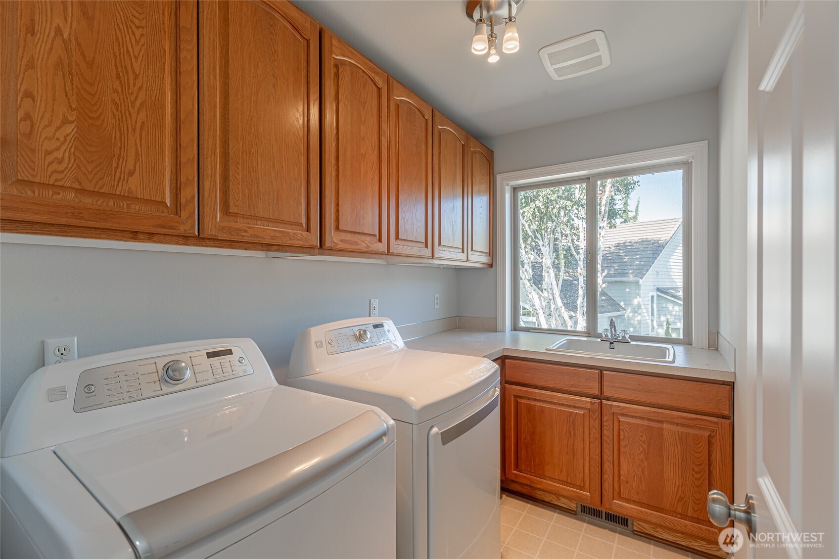 5207 77th Court W, University Place, WA 98467