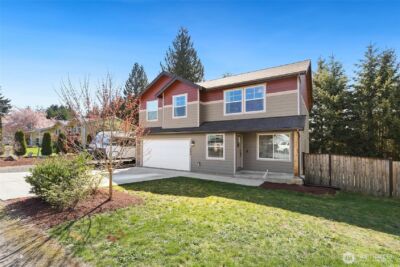 204 Saint Helens Way , Winlock, WA 98596