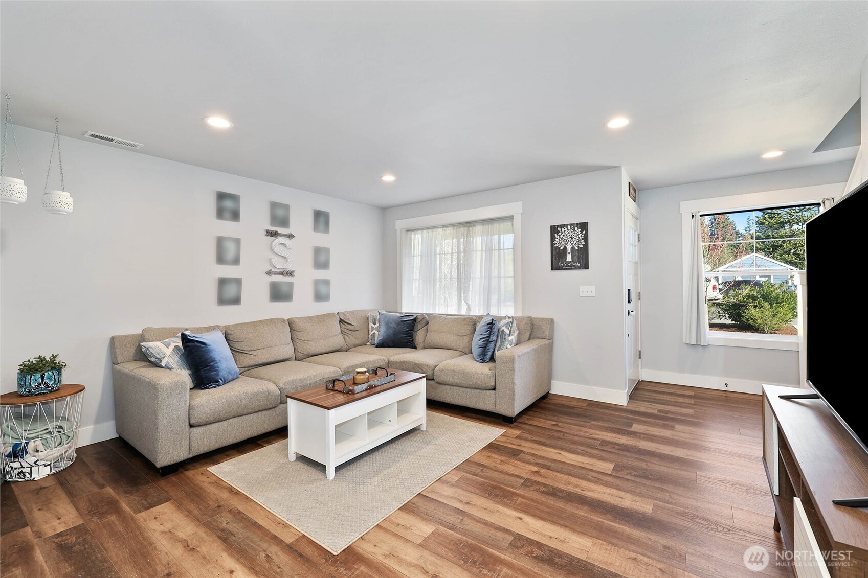 204 Saint Helens Way , Winlock, WA 98596