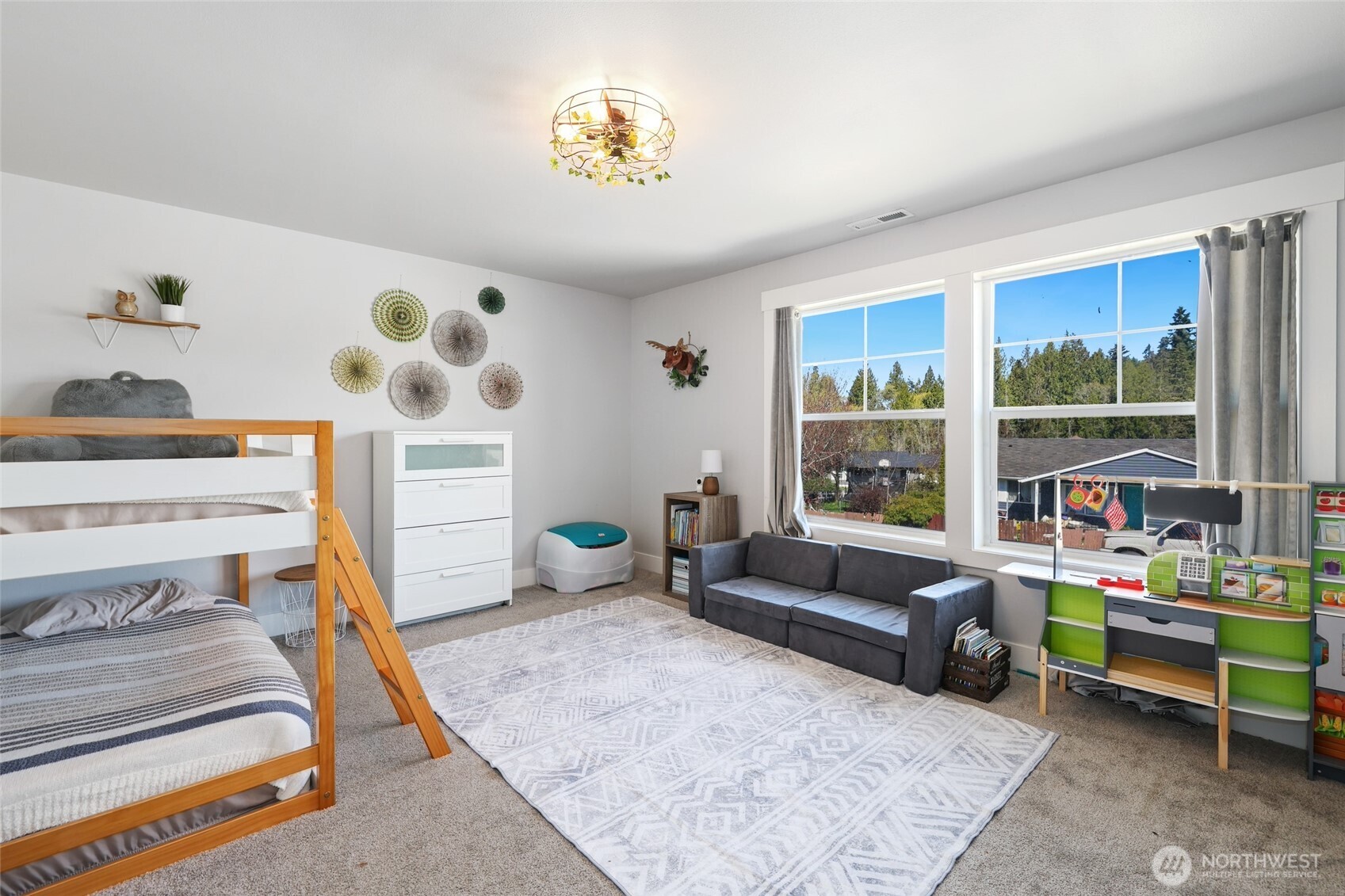 204 Saint Helens Way , Winlock, WA 98596