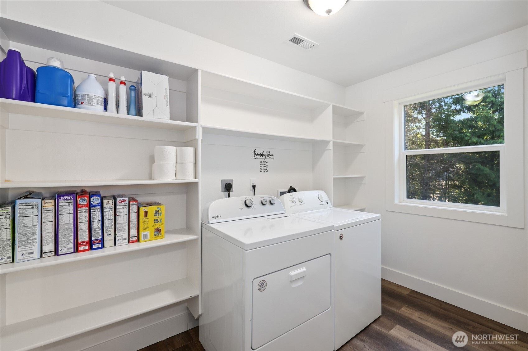 204 Saint Helens Way , Winlock, WA 98596