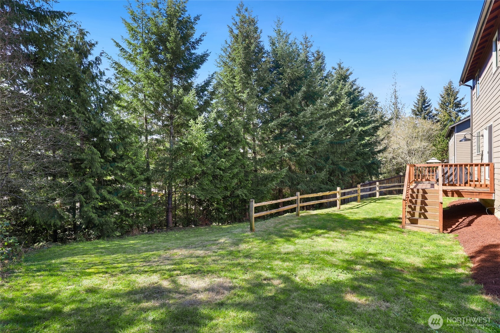 204 Saint Helens Way , Winlock, WA 98596