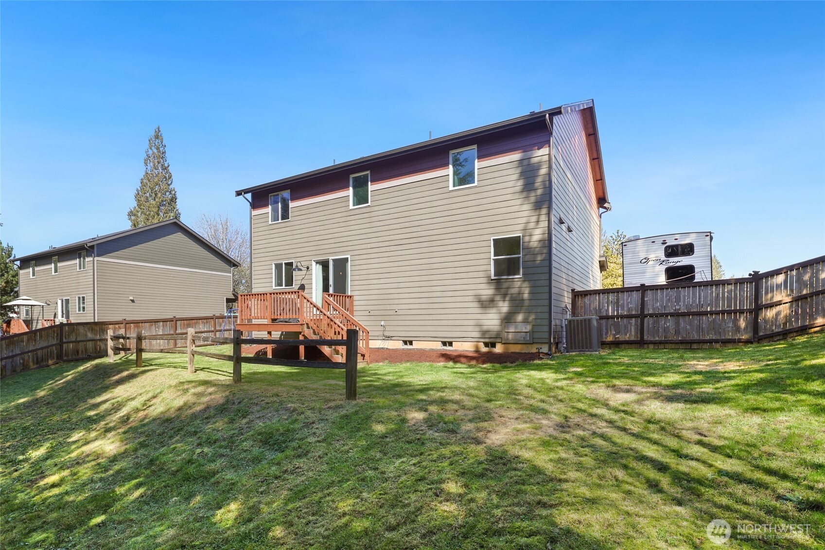 204 Saint Helens Way , Winlock, WA 98596