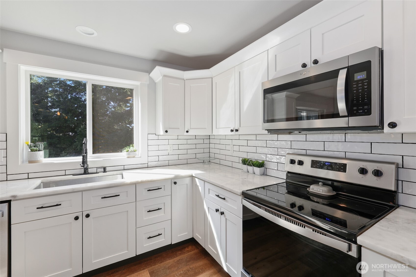 204 Saint Helens Way , Winlock, WA 98596