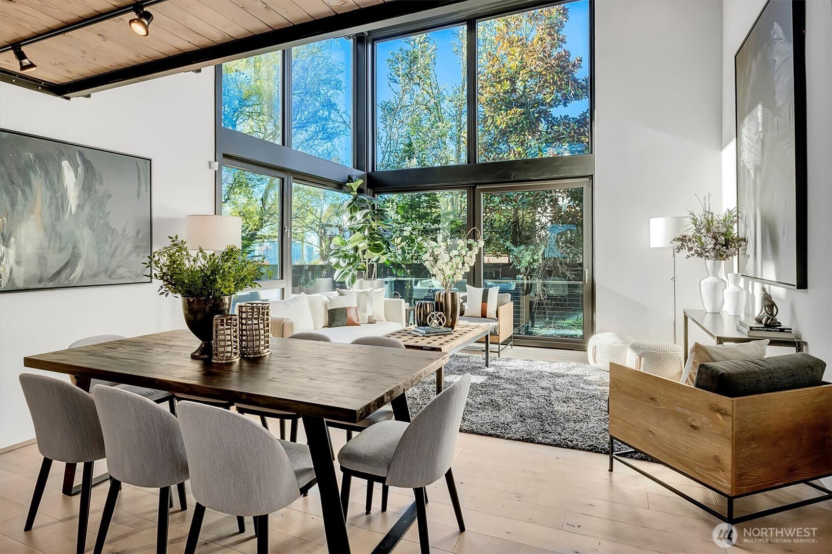 305 Lee Street , Seattle, WA 98109-3136