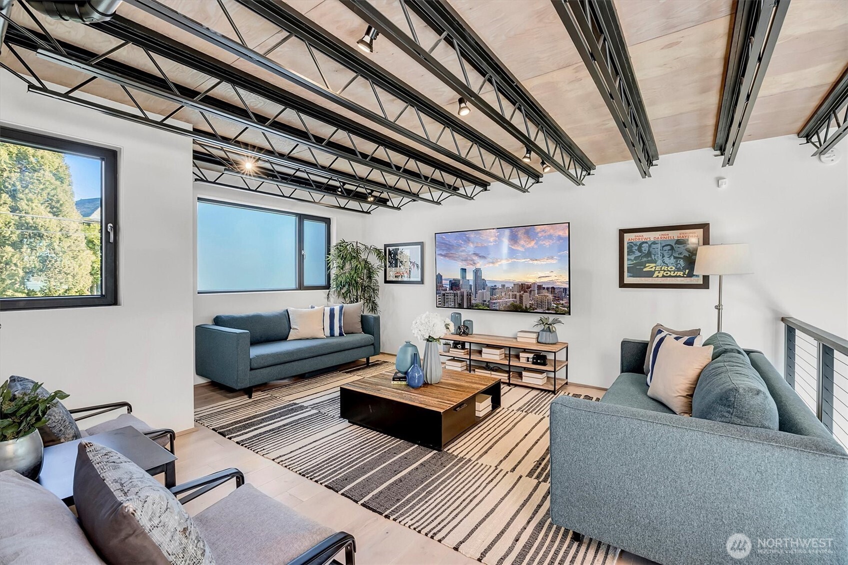 305 Lee Street , Seattle, WA 98109-3136