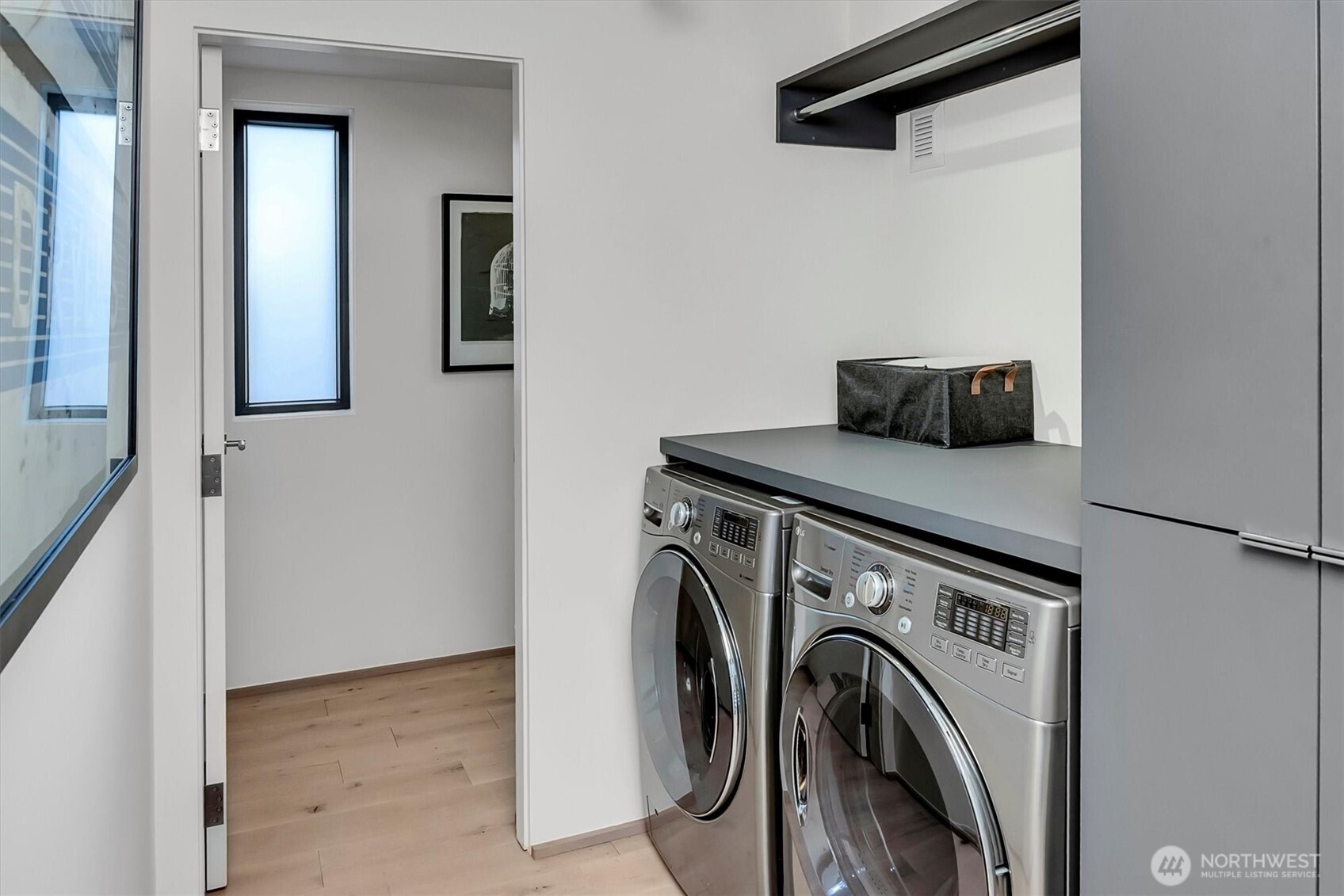 305 Lee Street , Seattle, WA 98109-3136