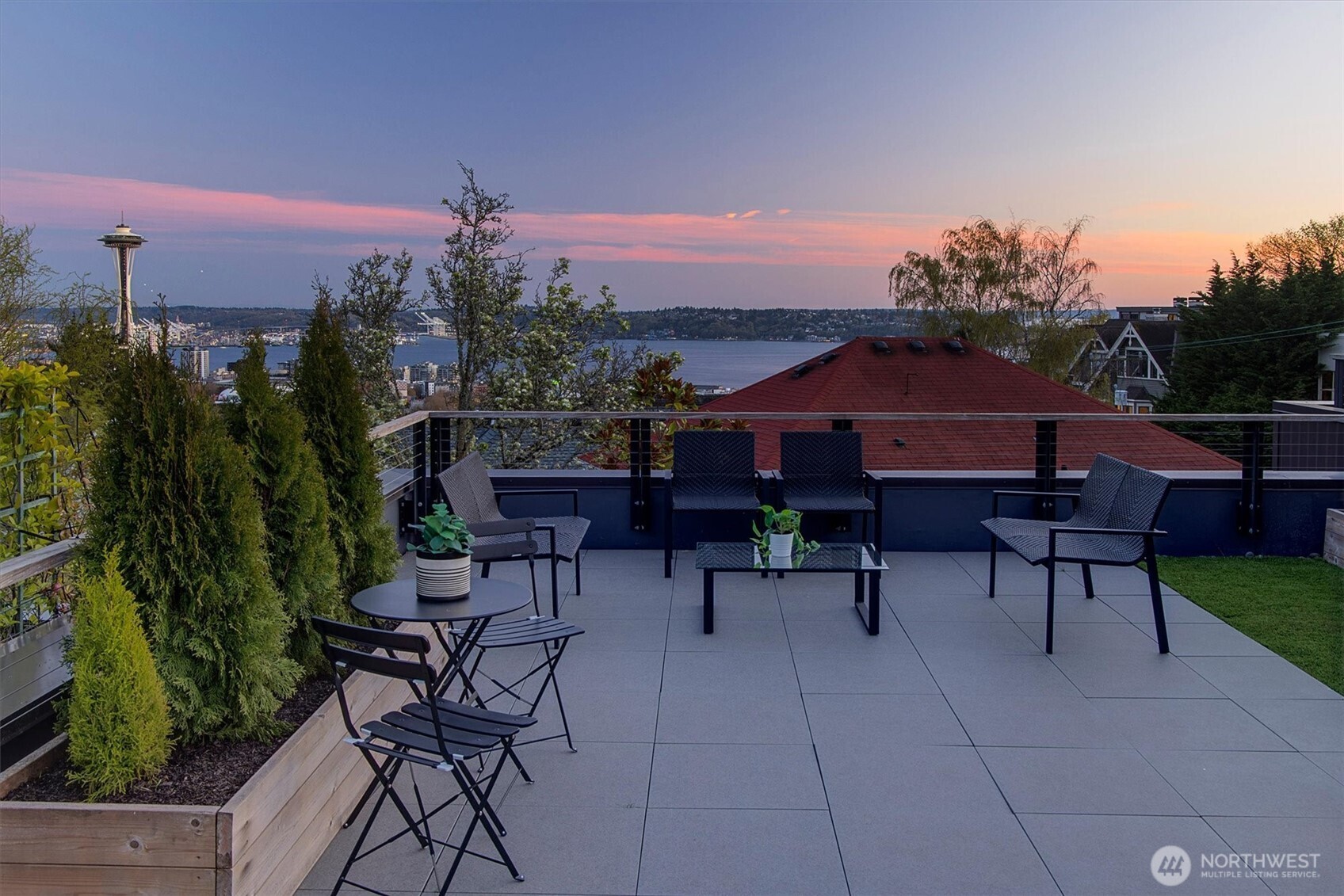 305 Lee Street , Seattle, WA 98109-3136