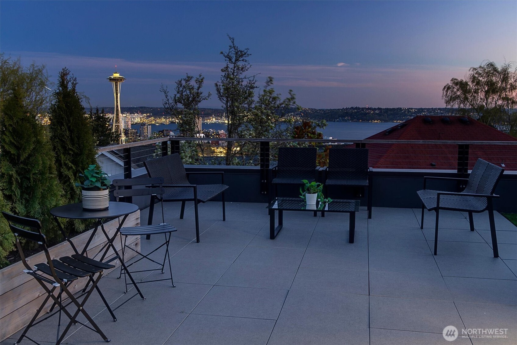 305 Lee Street , Seattle, WA 98109-3136