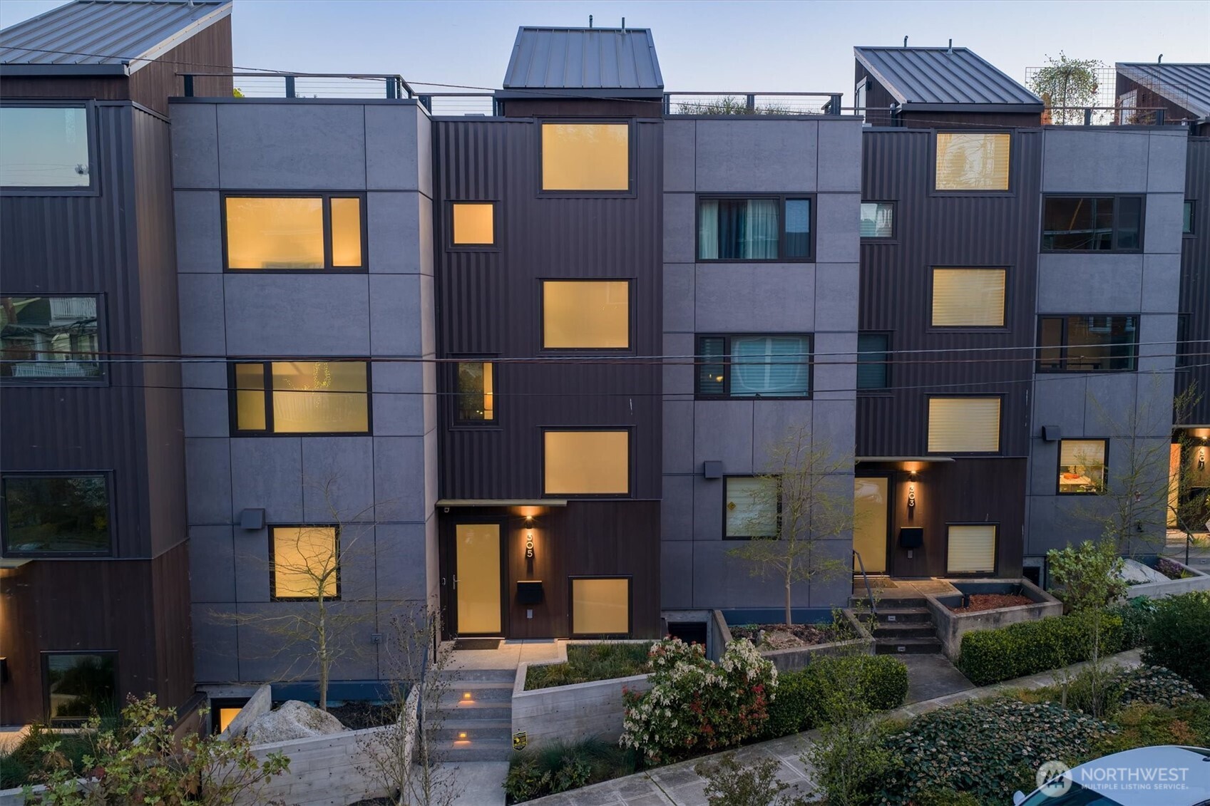 305 Lee Street , Seattle, WA 98109-3136