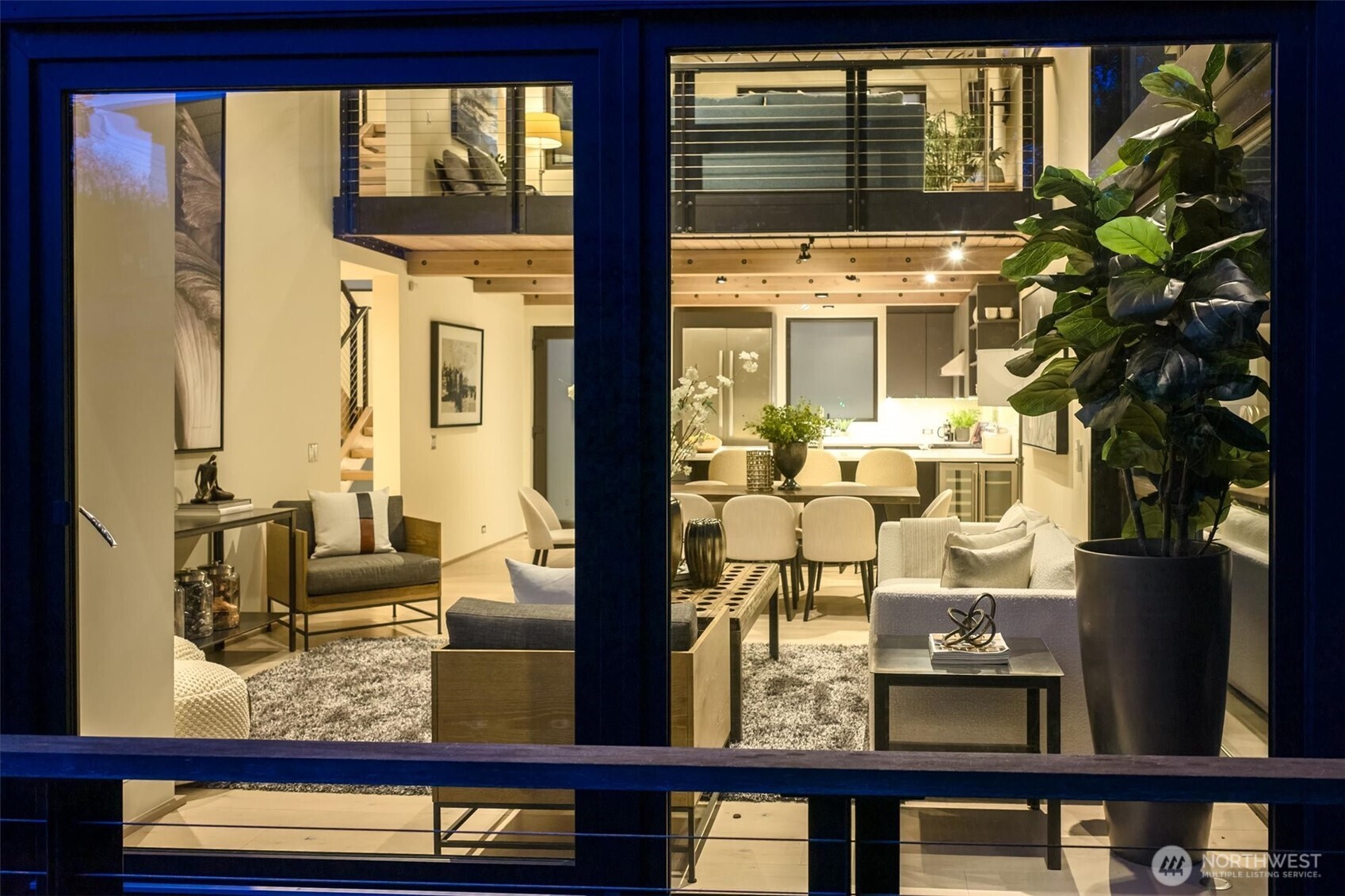 305 Lee Street , Seattle, WA 98109-3136