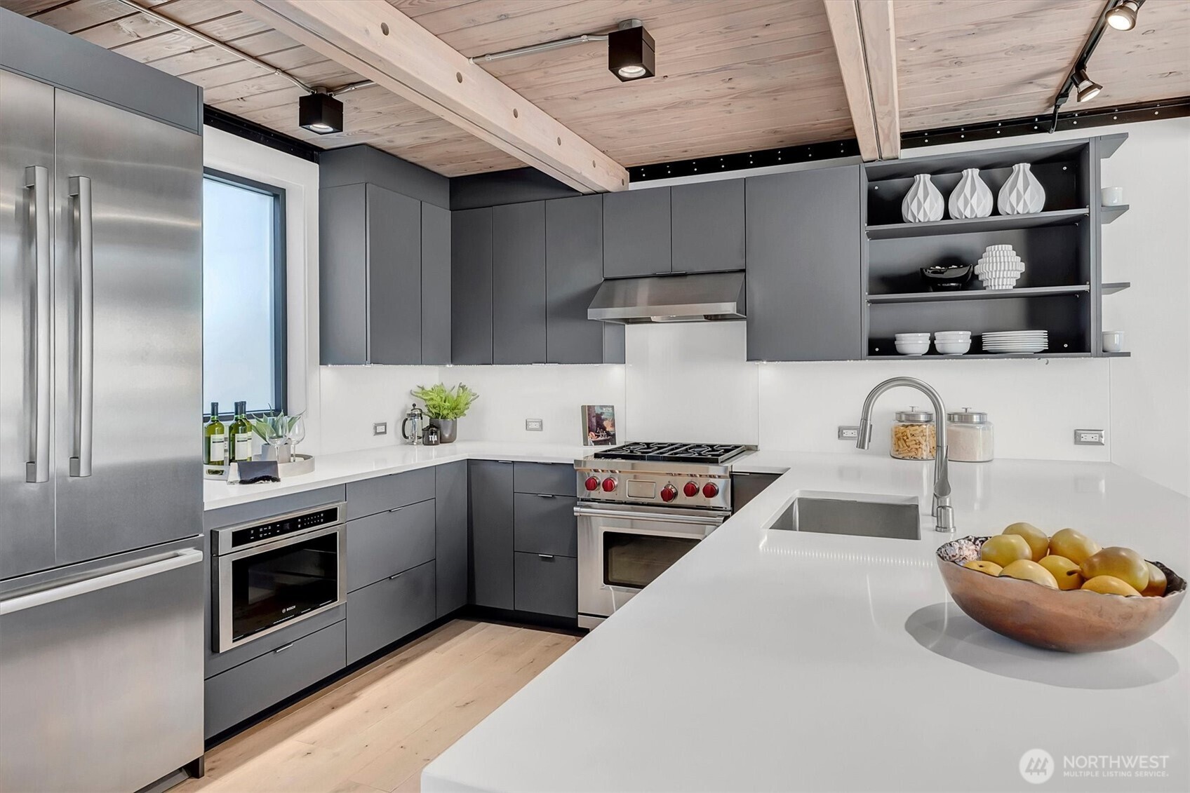 305 Lee Street , Seattle, WA 98109-3136