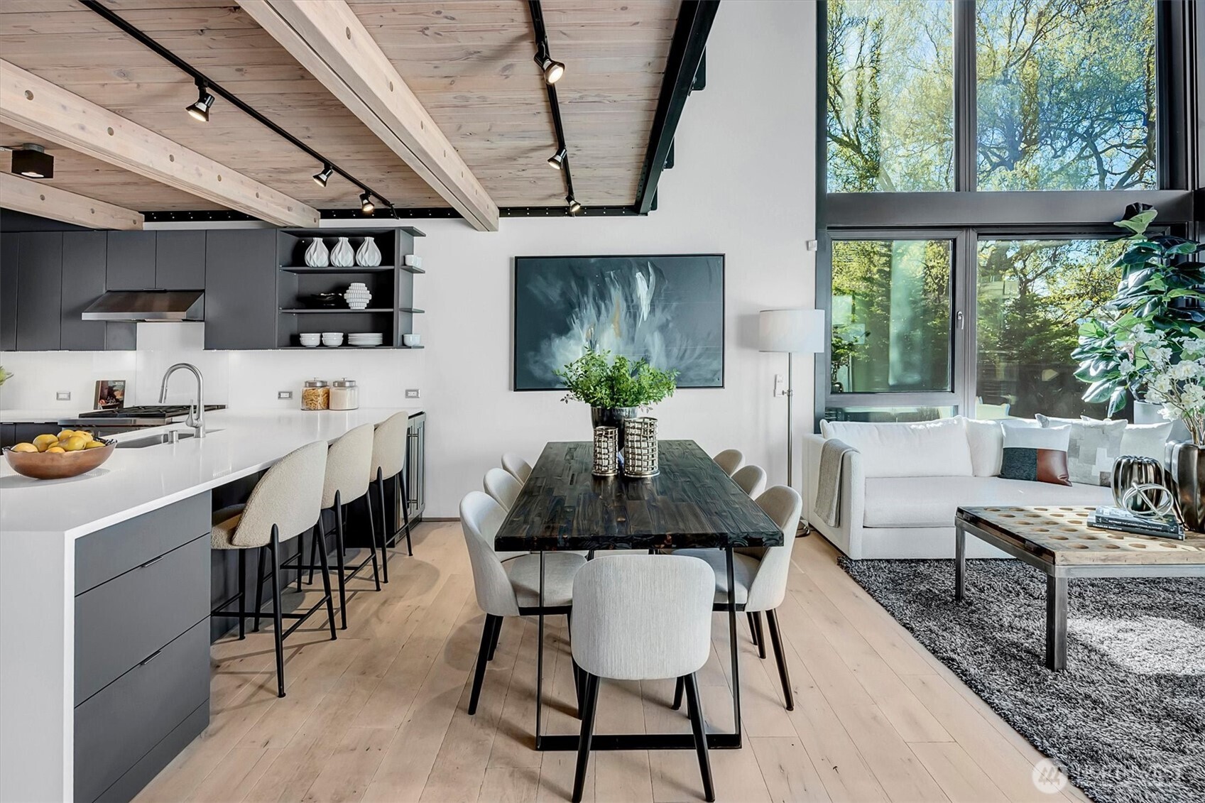 305 Lee Street , Seattle, WA 98109-3136