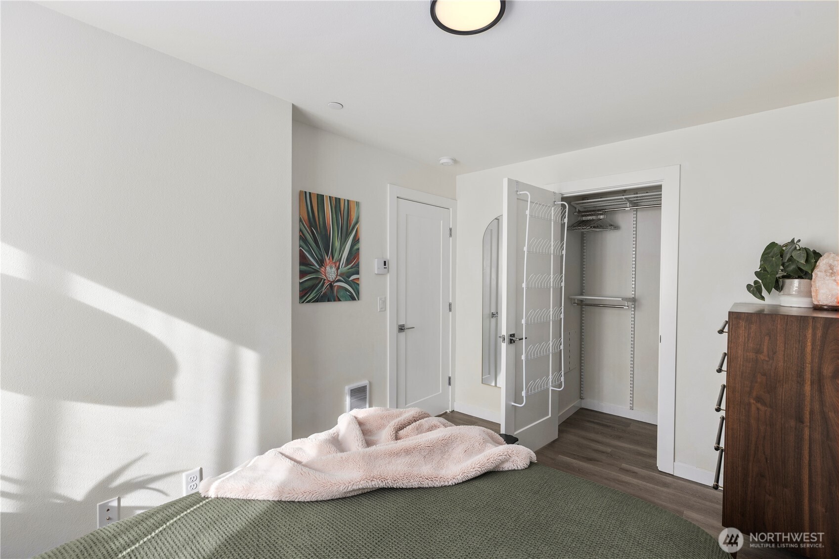 9624 Linden Avenue N, Seattle, WA 98103