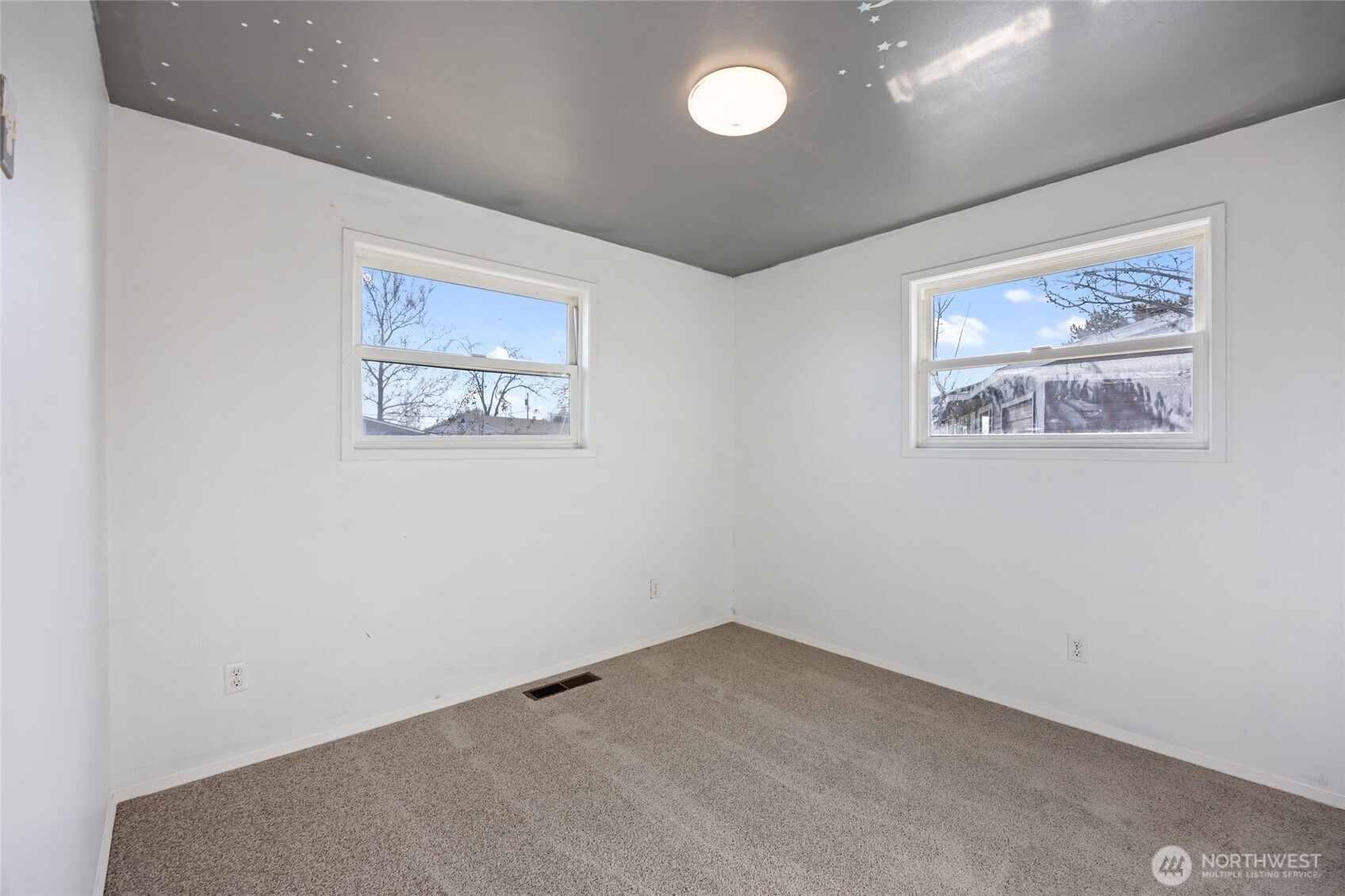 1634 S Wallace Street , Moses Lake, WA 98837