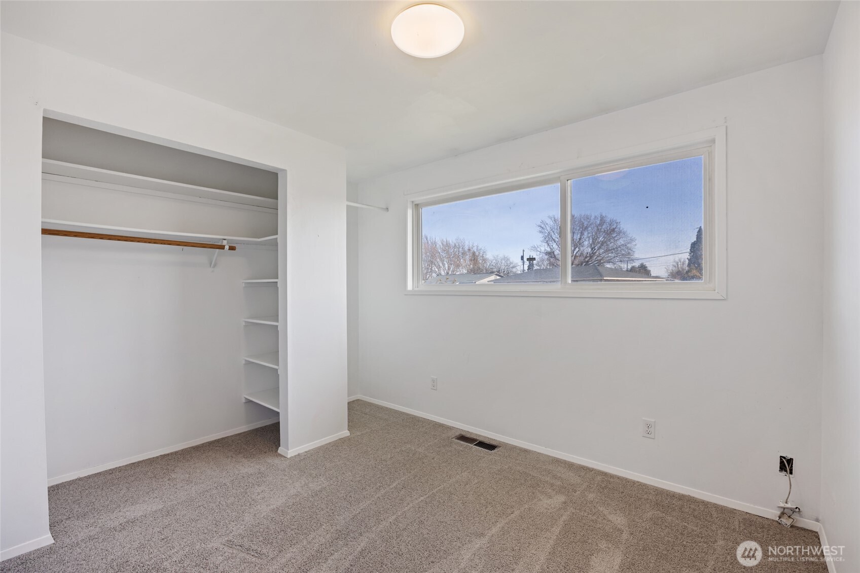 1634 S Wallace Street , Moses Lake, WA 98837