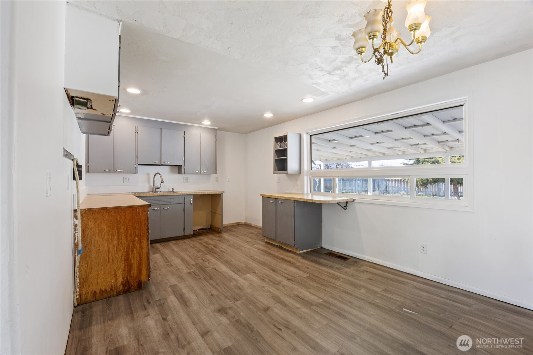 1634 S Wallace Street , Moses Lake, WA 98837