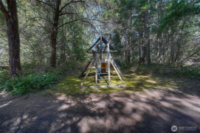 12833 Squaw Wood Lane SE, Rainier, WA 98576 - Photo 17