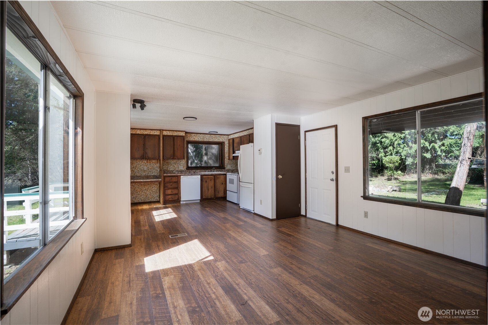 12833 Squaw Wood Lane SE, Rainier, WA 98576