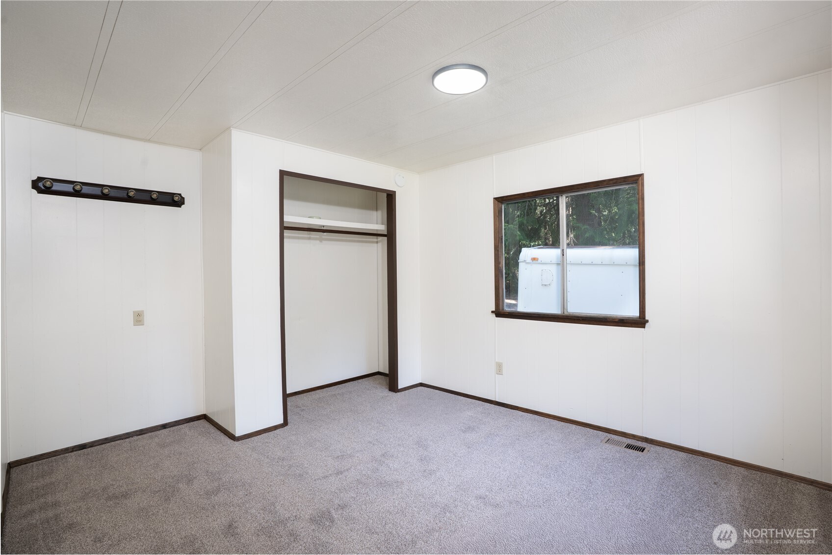 12833 Squaw Wood Lane SE, Rainier, WA 98576