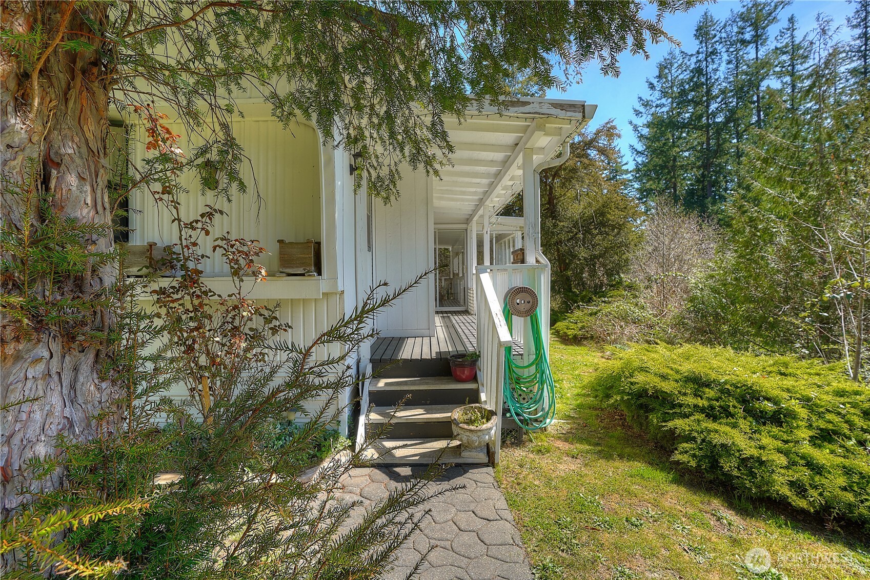 12833 Squaw Wood Lane SE, Rainier, WA 98576