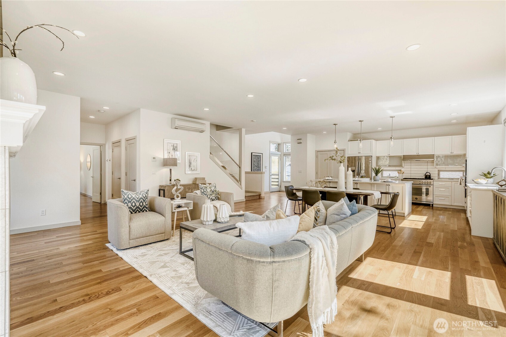 10719 Densmore Avenue N, Seattle, WA 98133