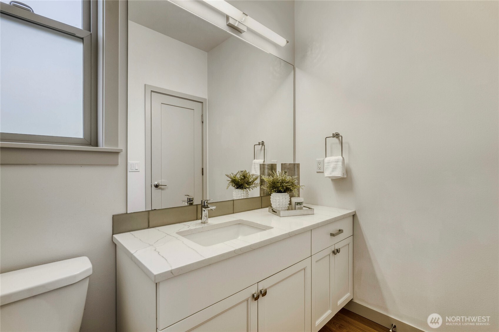 10719 Densmore Avenue N, Seattle, WA 98133