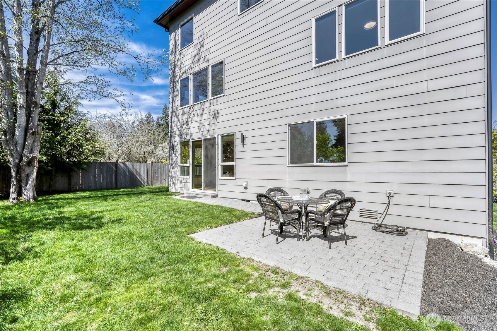 10719 Densmore Avenue N, Seattle, WA 98133