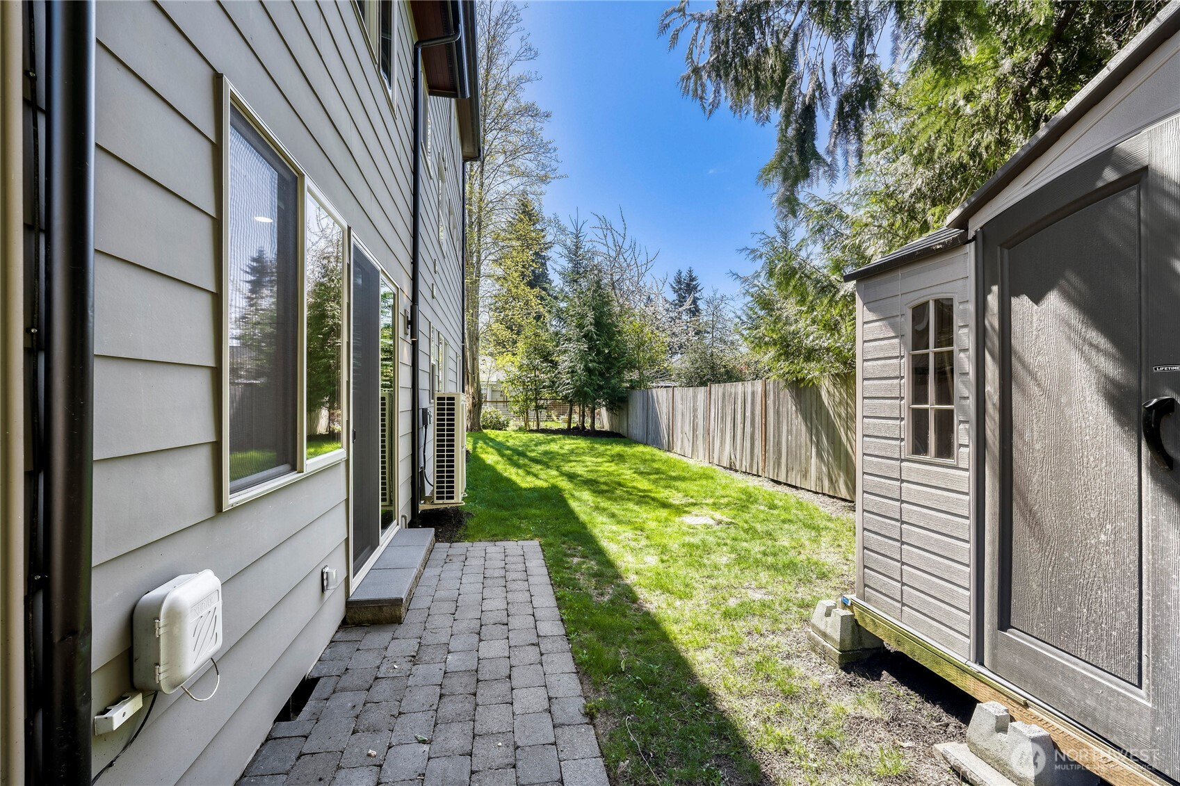 10719 Densmore Avenue N, Seattle, WA 98133