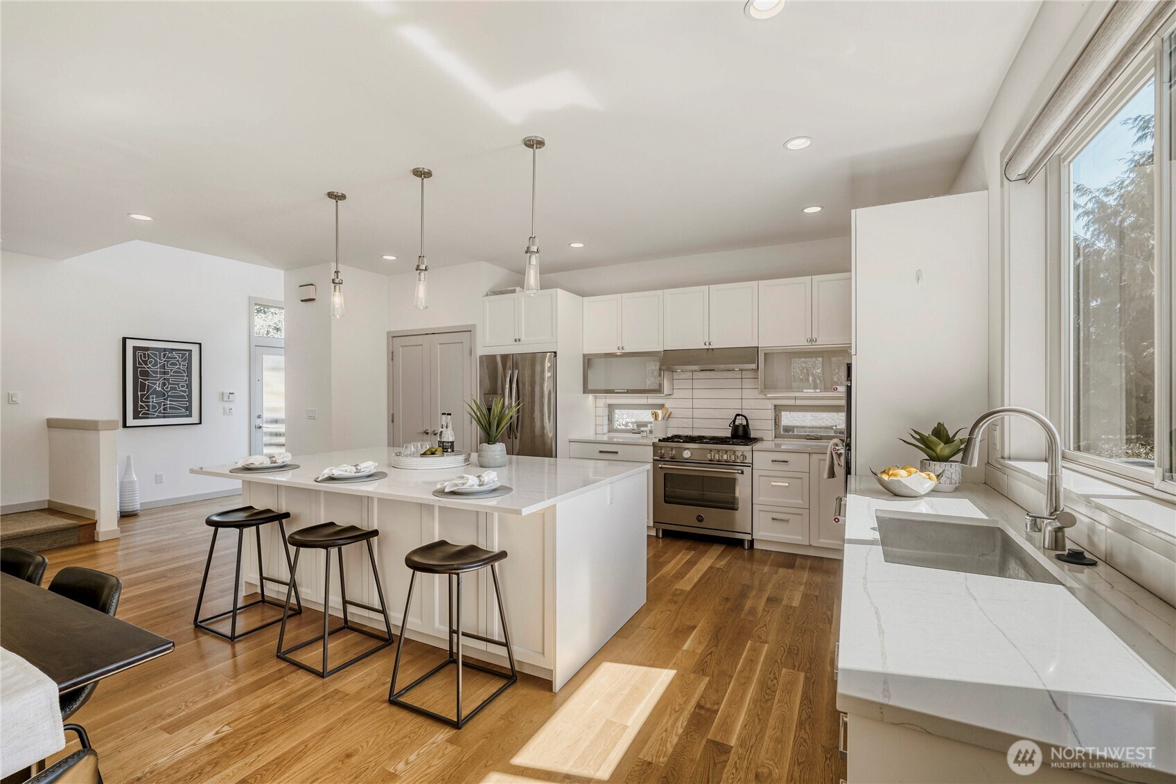 10719 Densmore Avenue N, Seattle, WA 98133