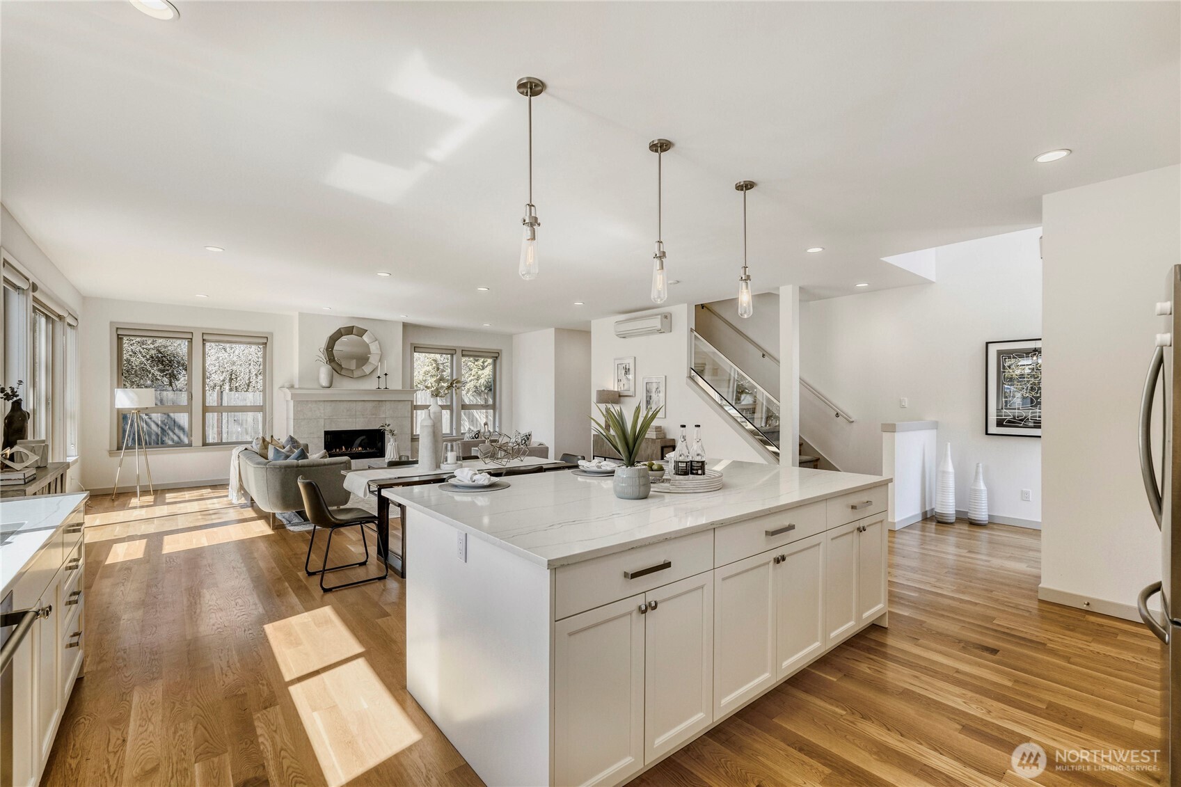 10719 Densmore Avenue N, Seattle, WA 98133