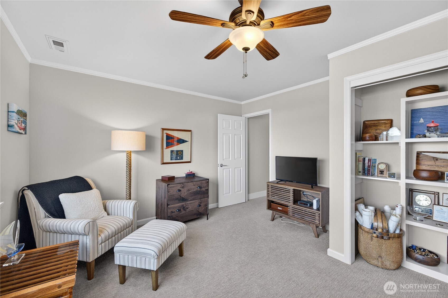 4301 Glasgow Way , Anacortes, WA 98221