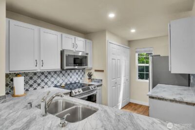 13020 102nd Lane NE #5, Kirkland, WA 98034 - Photo 2