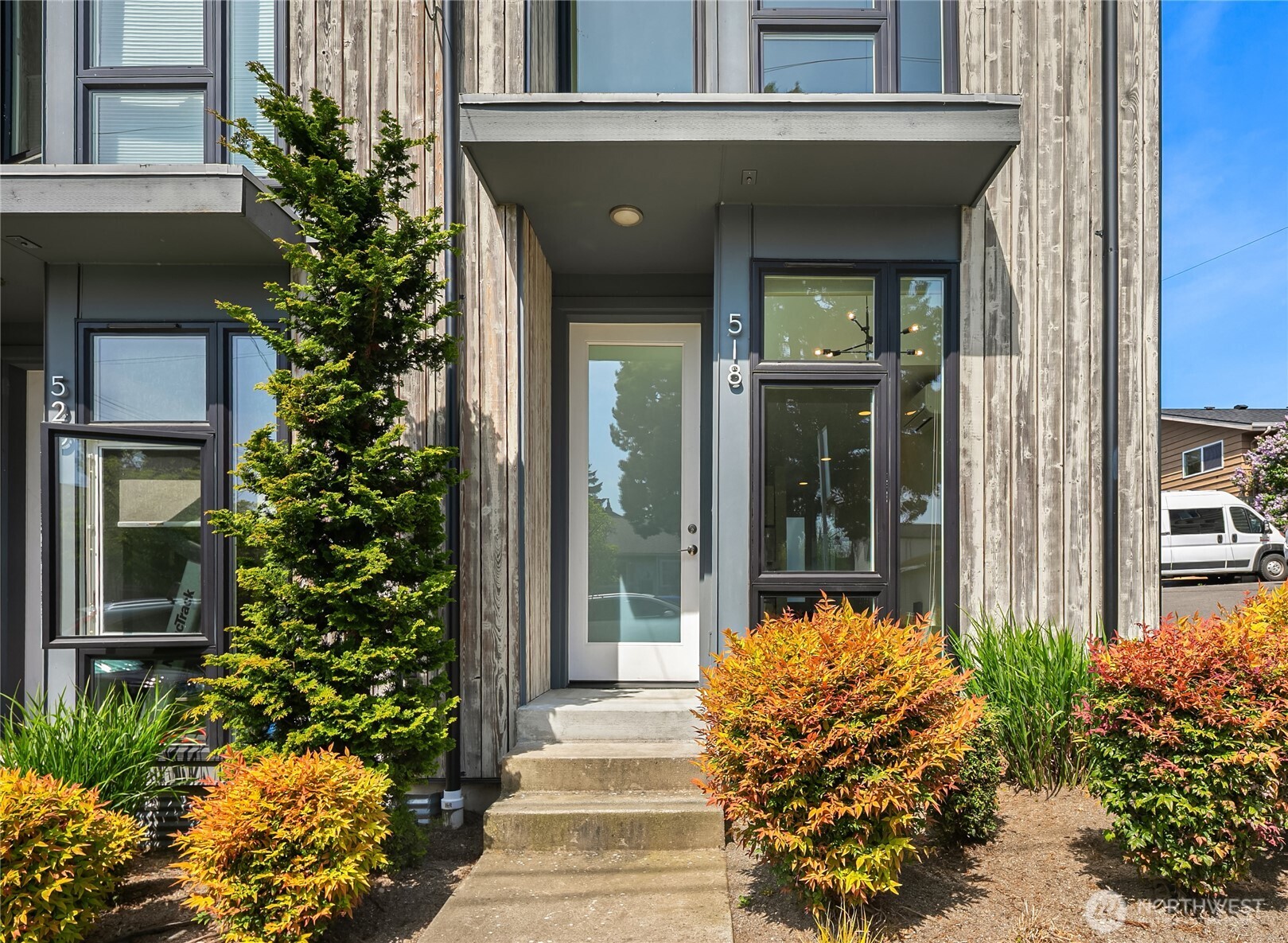518 NW Bright Street , Seattle, WA 98107