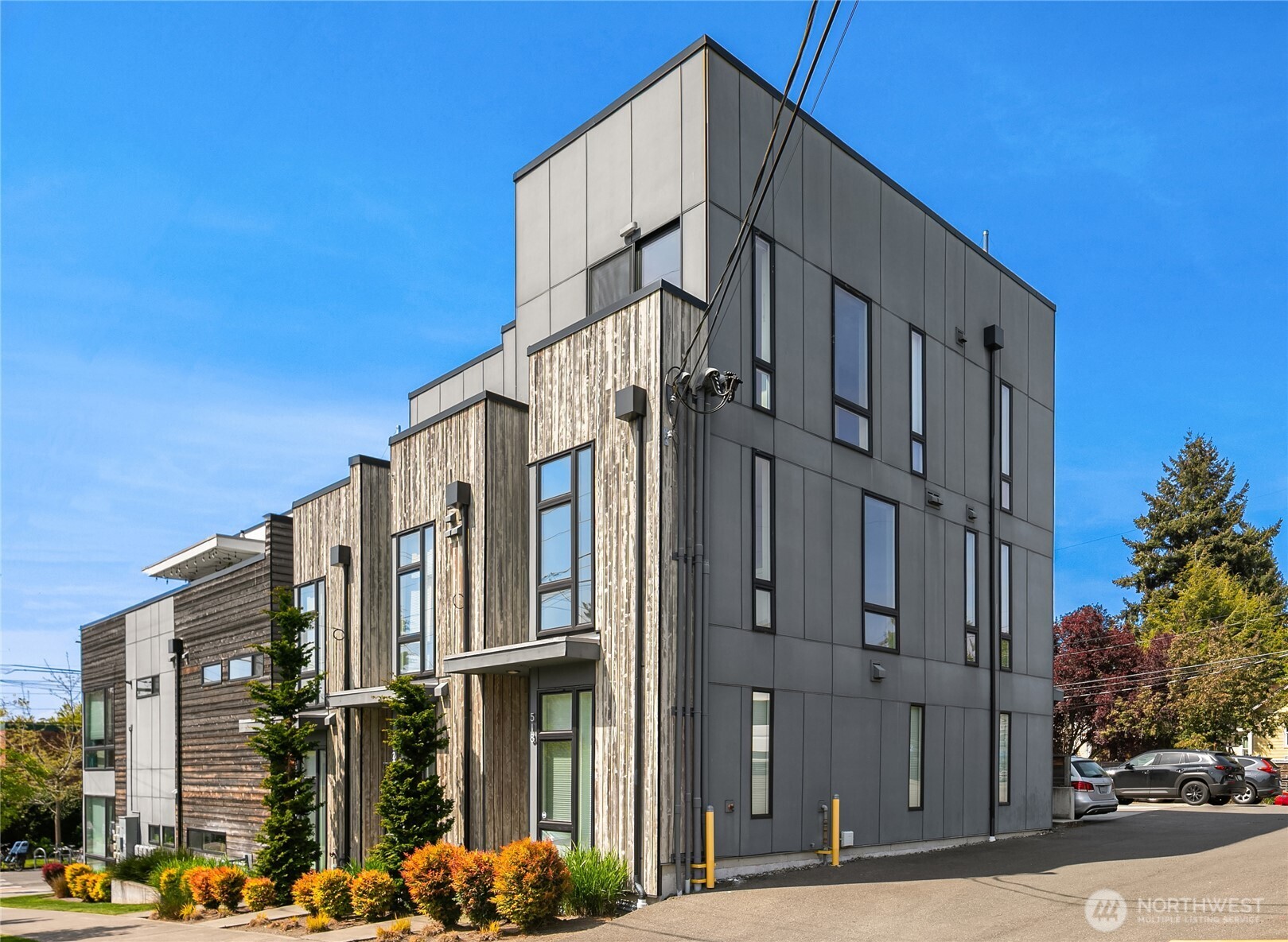 518 NW Bright Street , Seattle, WA 98107