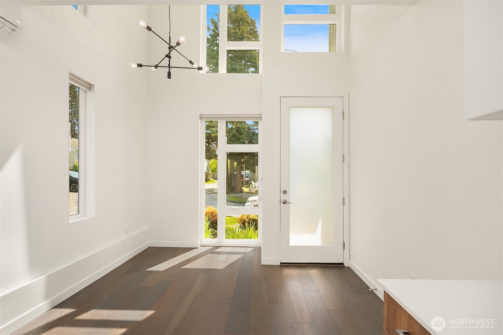 518 NW Bright Street , Seattle, WA 98107