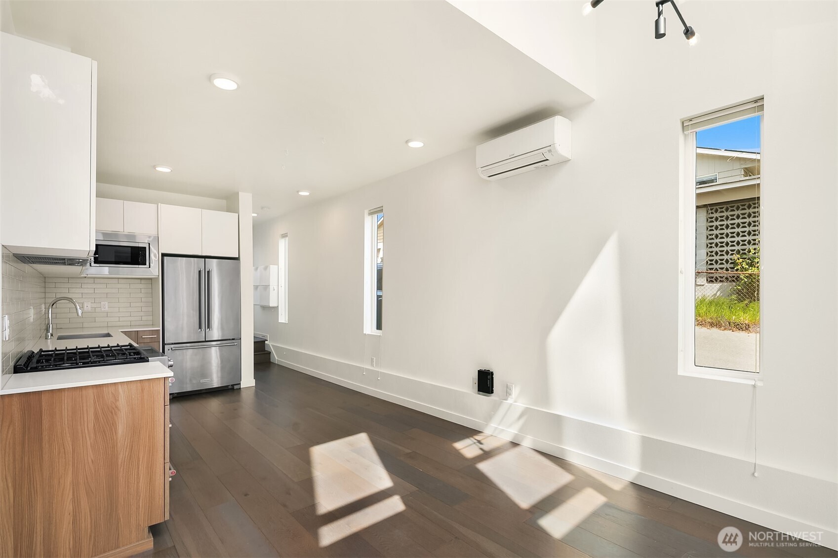 518 NW Bright Street , Seattle, WA 98107