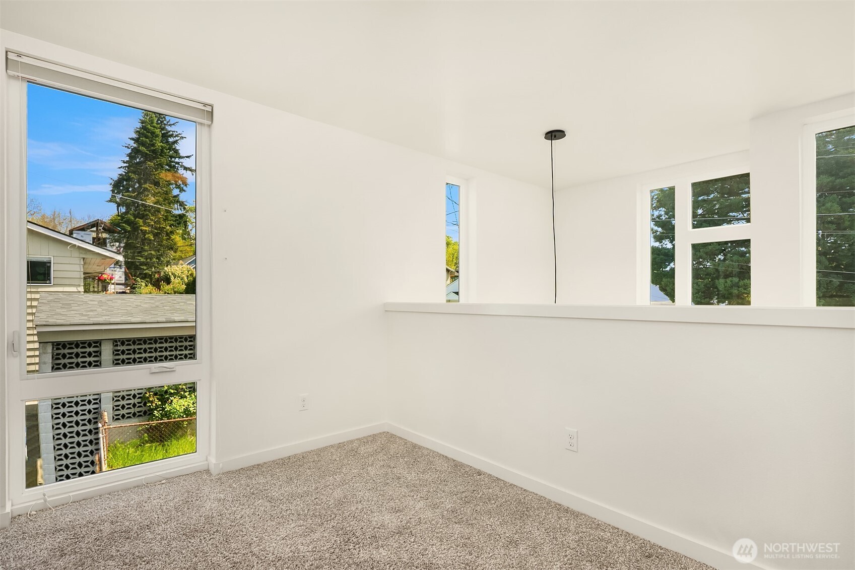 518 NW Bright Street , Seattle, WA 98107