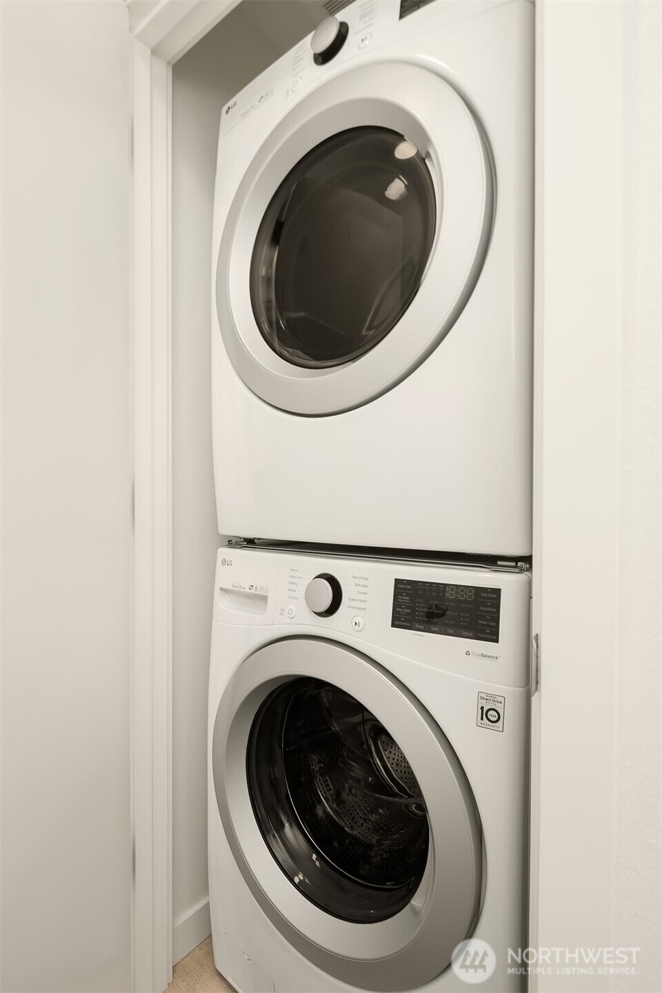 518 NW Bright Street , Seattle, WA 98107