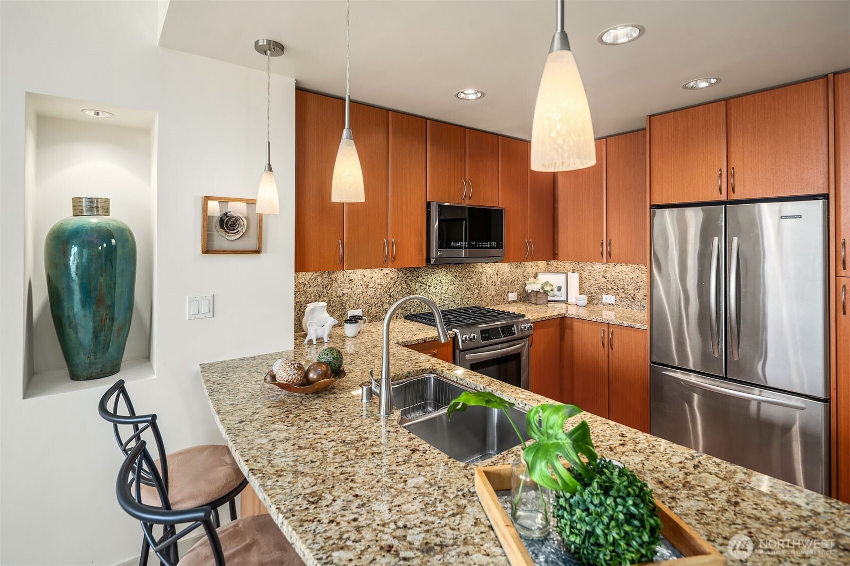 10610 NE 9th Place #1206, Bellevue, WA 98004