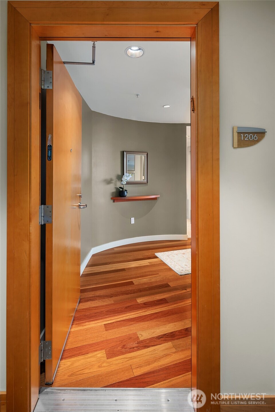 10610 NE 9th Place #1206, Bellevue, WA 98004
