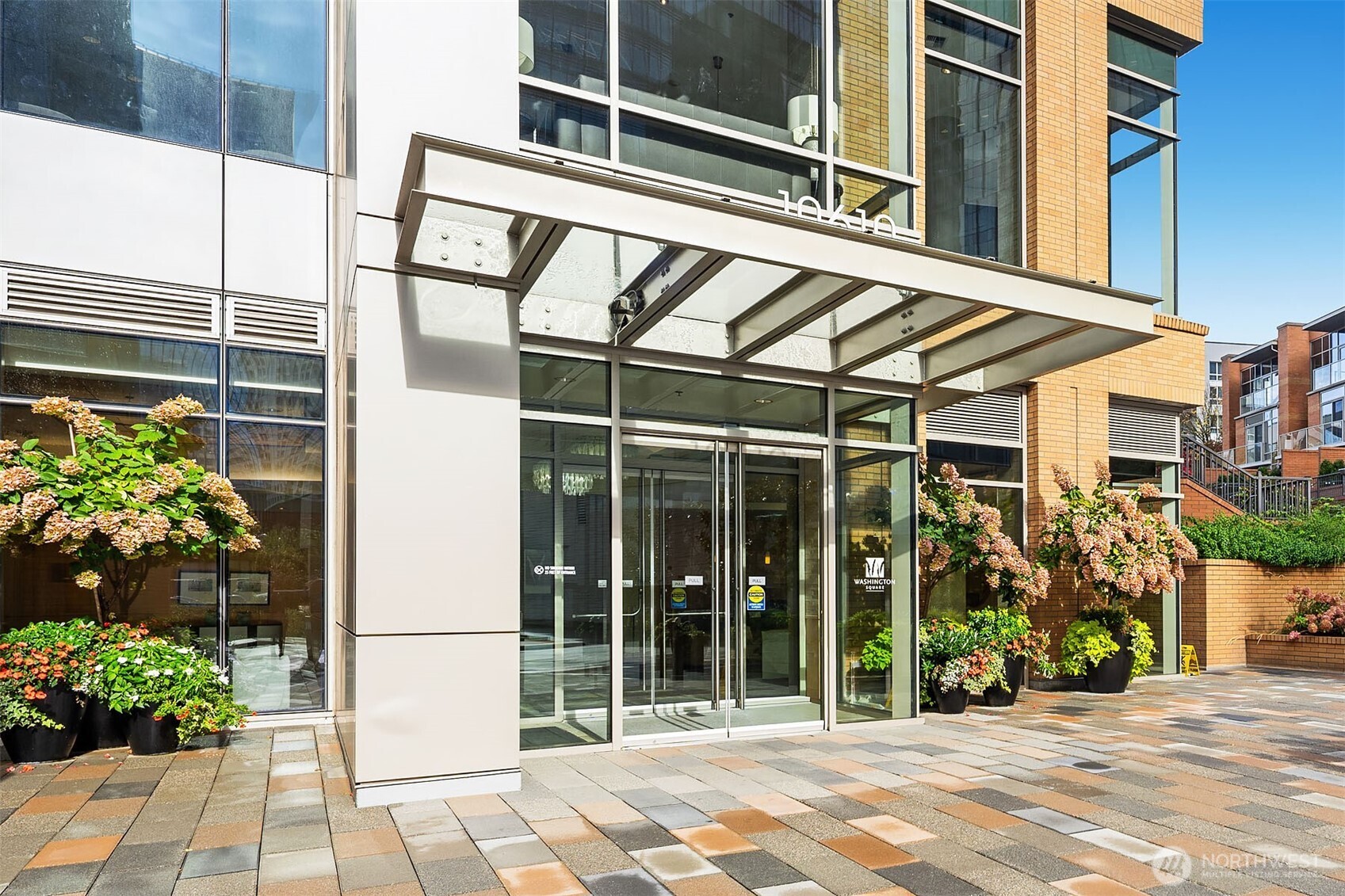 10610 NE 9th Place #1206, Bellevue, WA 98004