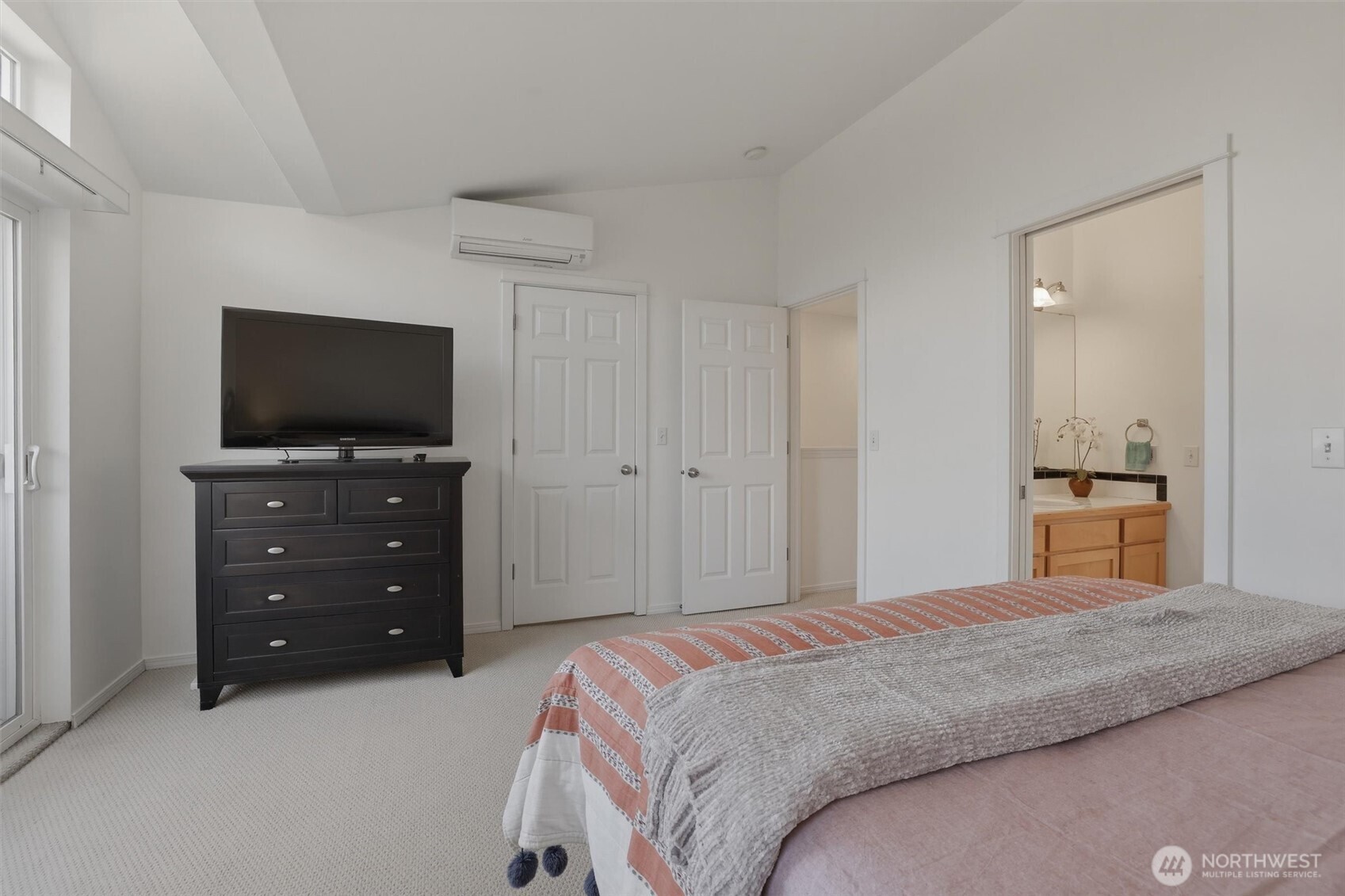 2813 NW 56th Street , Seattle, WA 98107