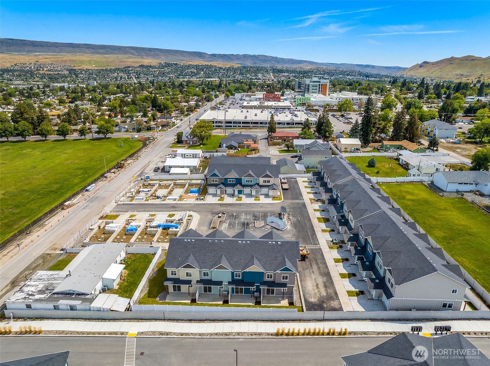 1075 Red Apple Road #B7, Wenatchee, WA 98801