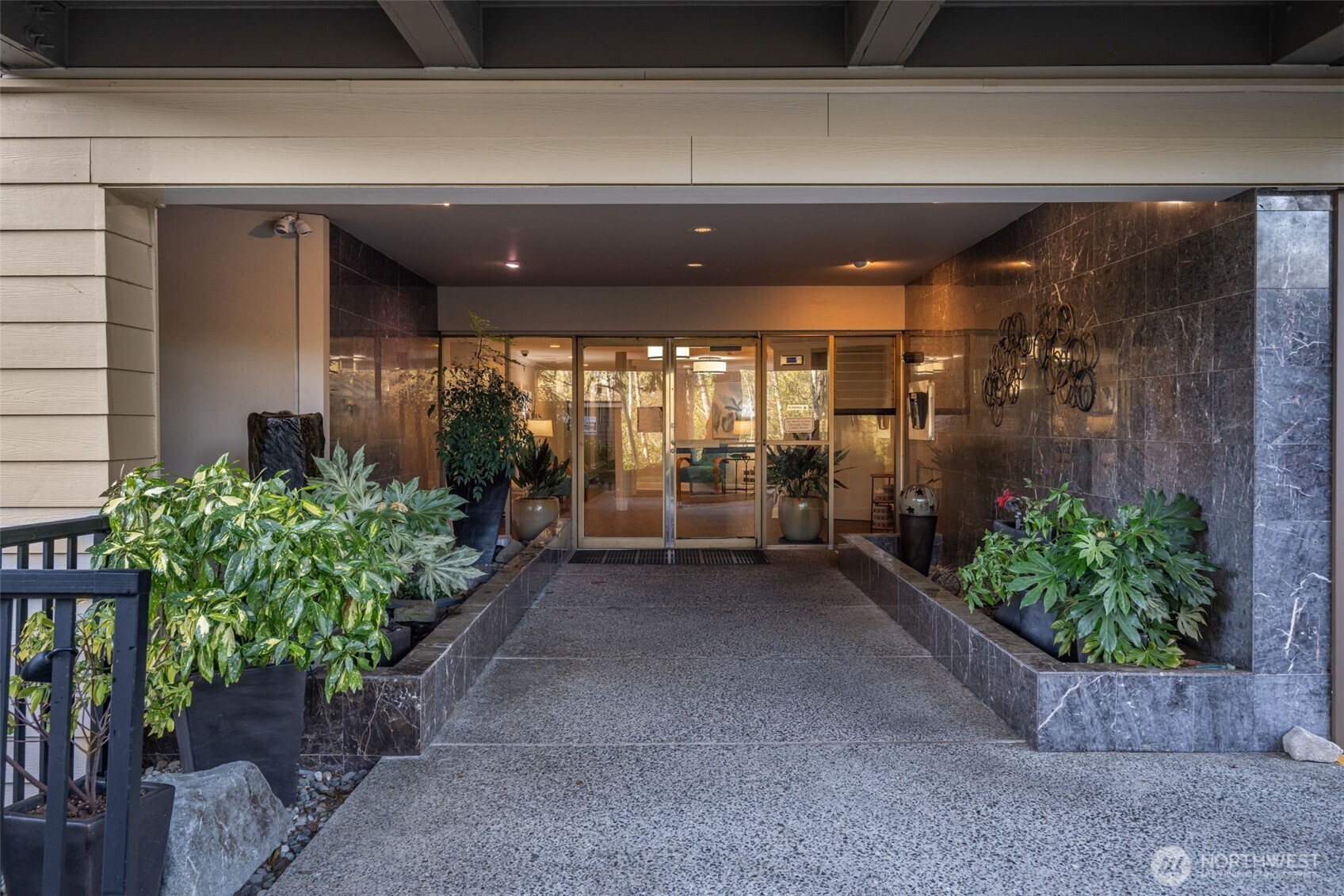 550 Elm Way #301, Edmonds, WA 98020-4625