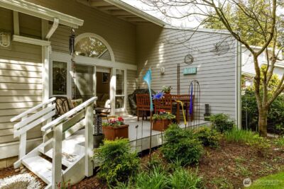 2418 James Place #402, Langley, WA 98260