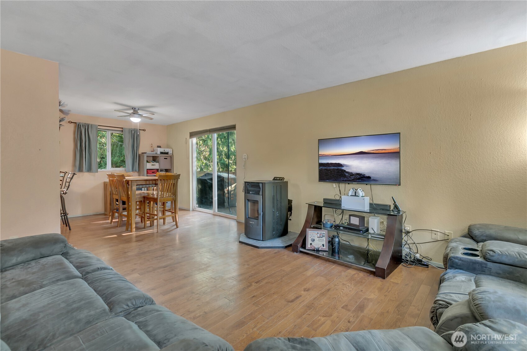 18610 5th Avenue NE, Suquamish, WA 98392