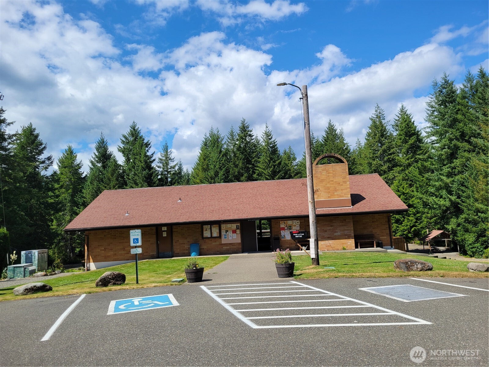 41 N Picnic Drive NW, Lilliwaup, WA 98555