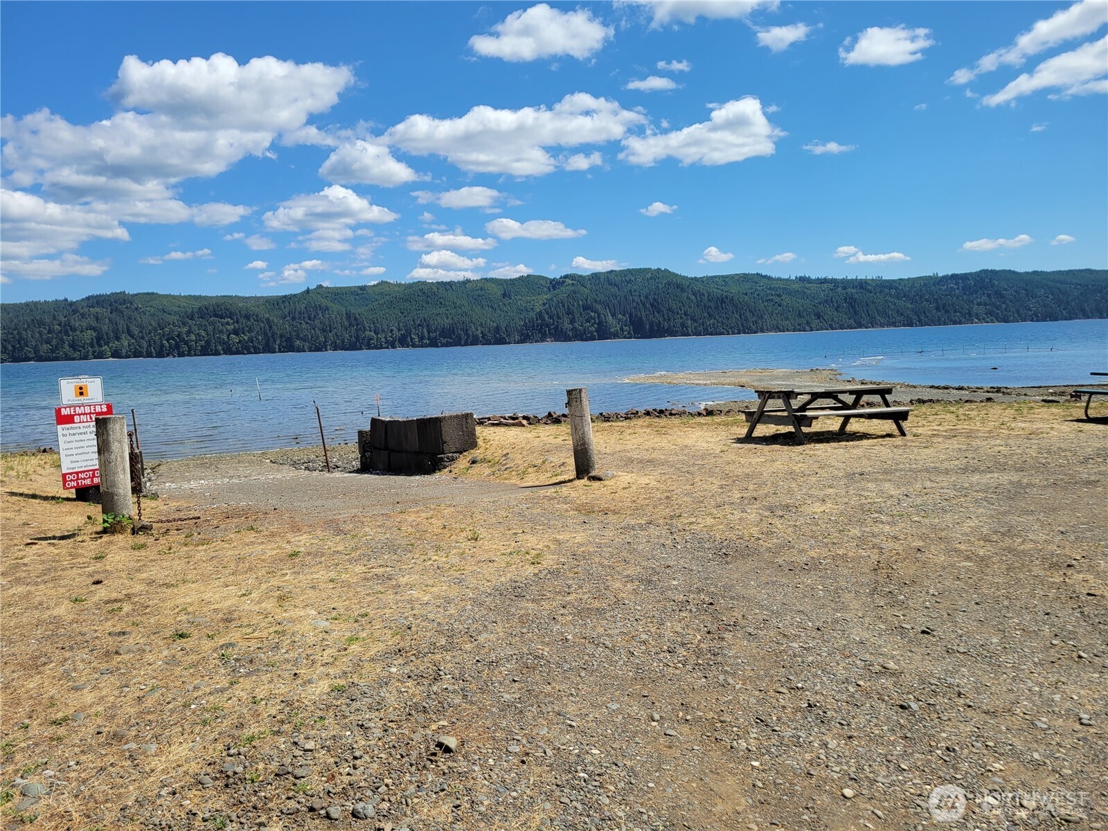 41 N Picnic Drive NW, Lilliwaup, WA 98555